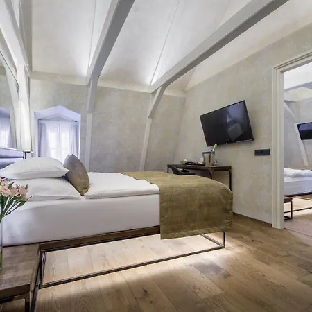 Waldstein 4* Prague