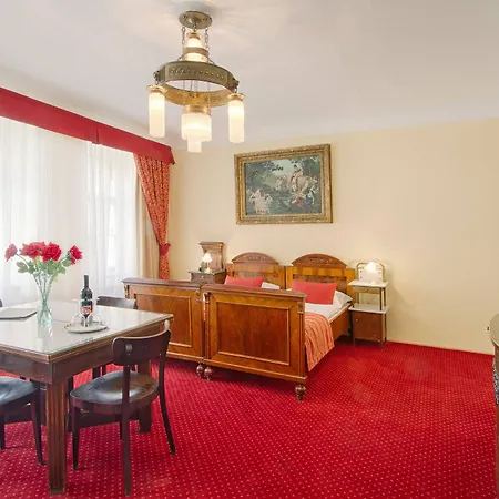 Waldstein 4* Prague