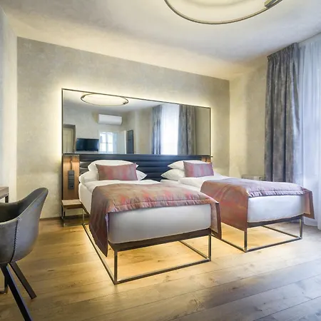 ホテル ウォルドスタイン 4*