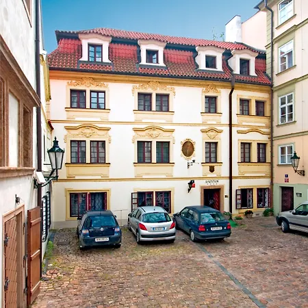 ウォルドスタイン ホテル 4*